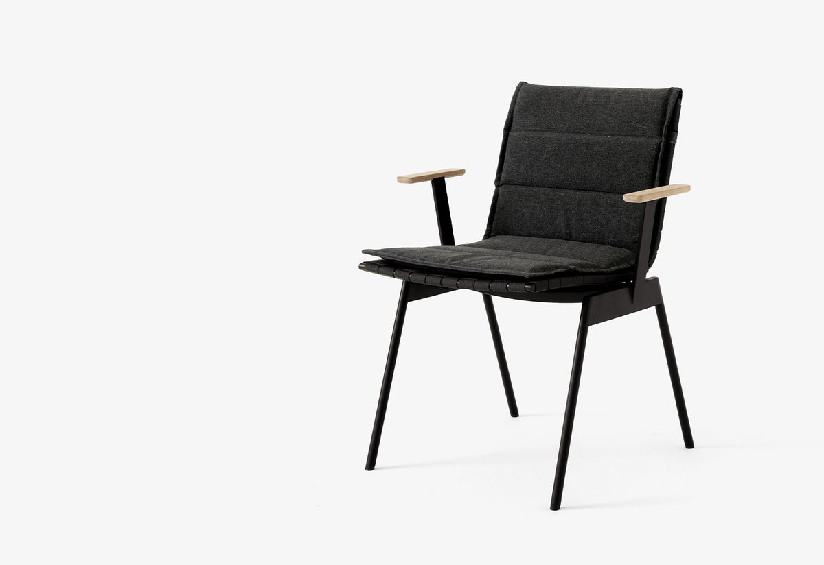 Ville Armchair, Anderssen and voll, Andtradition