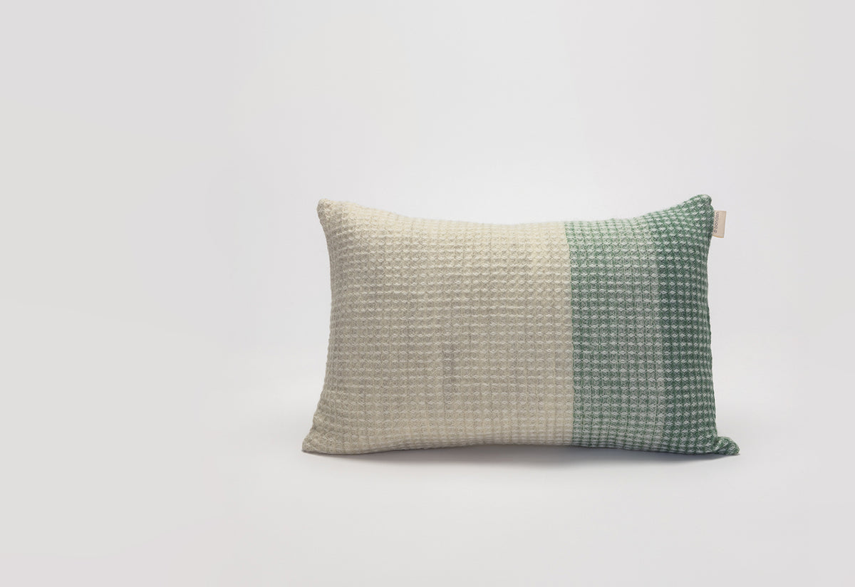 Jammit Cushion, Bonden