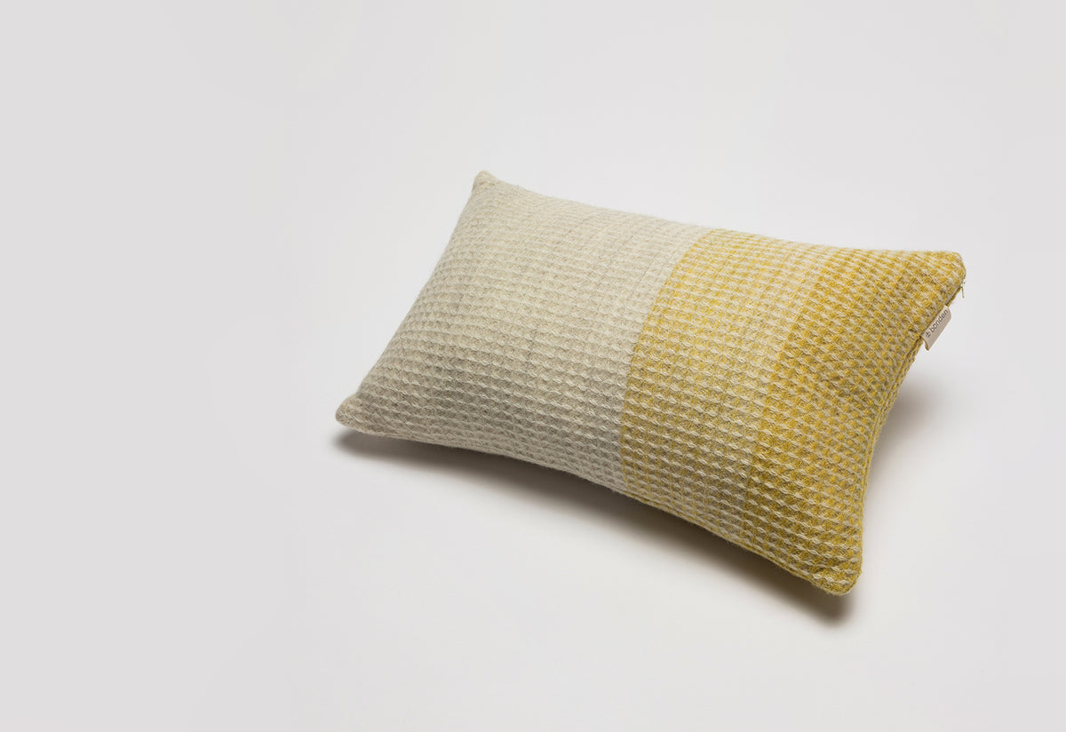 Jammit Cushion, Bonden