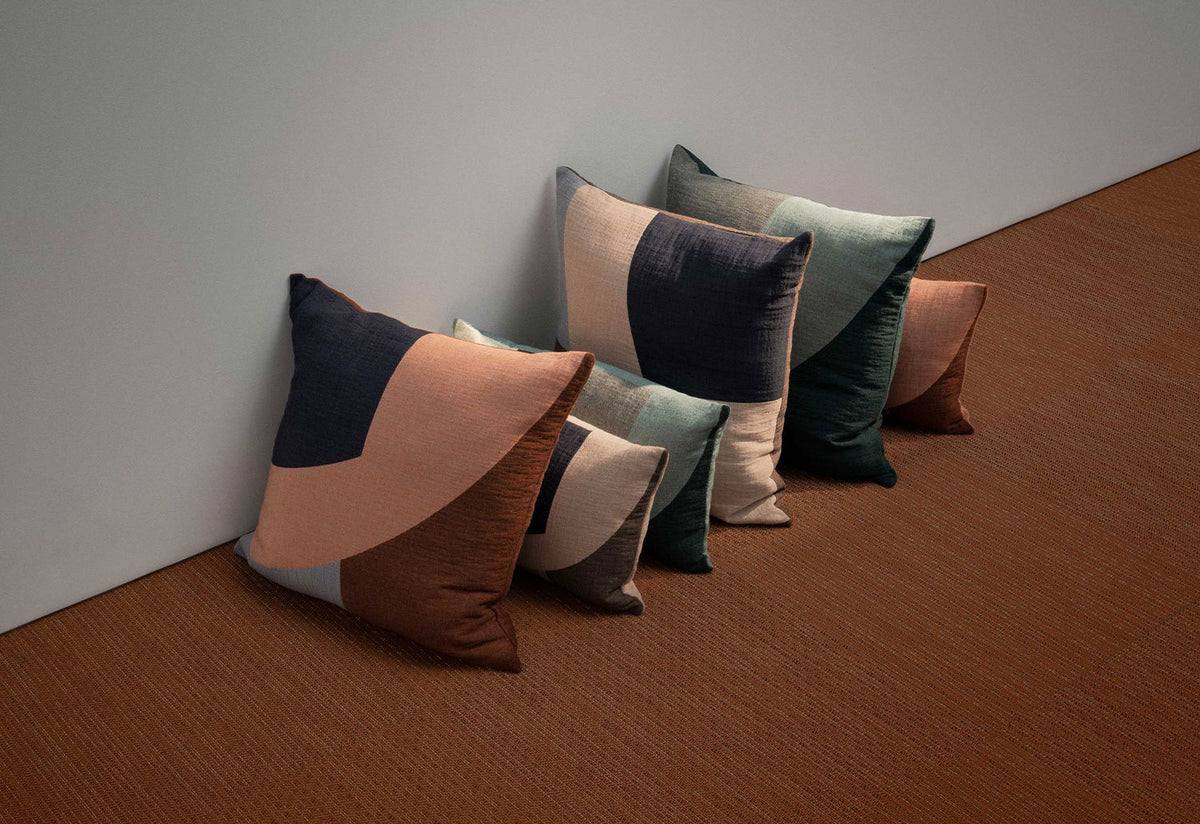 Eclipse Cushion, Charlotte lancelot, Case furniture