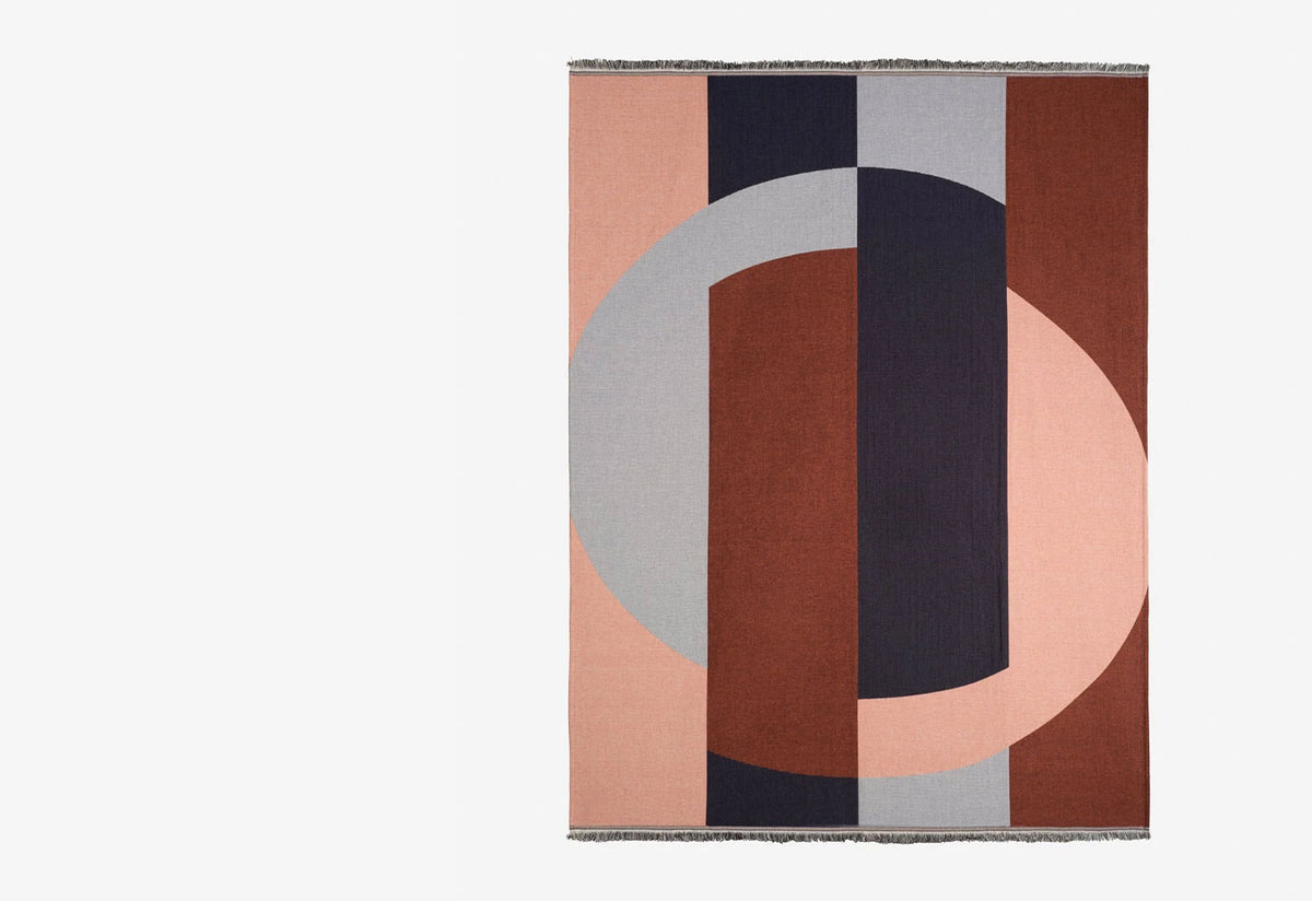 Eclipse Throw, Charlotte lancelot, Case furniture