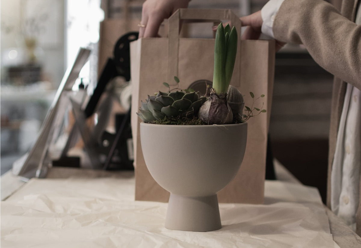 Figure Plant Pot, Dbkd