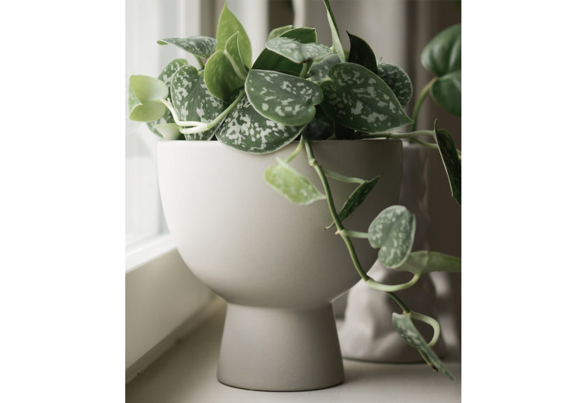 Figure Plant Pot, Dbkd