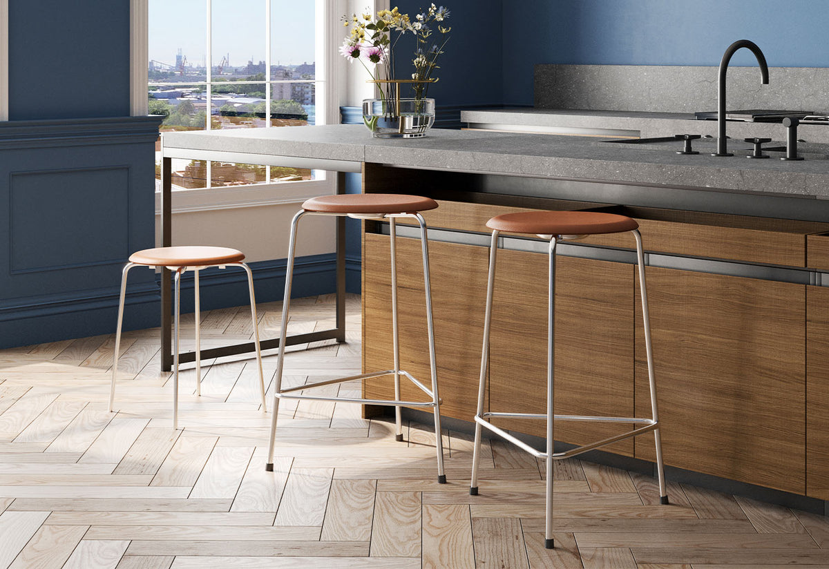 High Dot Counter Stool | 3 Legs, Arne jacobsen, Fritz hansen