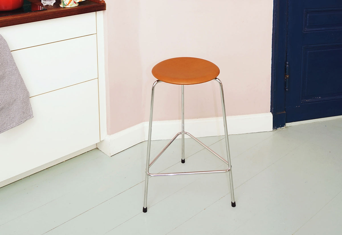 High Dot Counter Stool | 3 Legs, Arne jacobsen, Fritz hansen