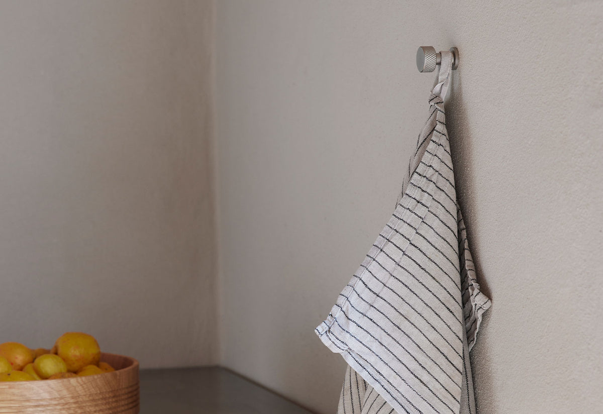 Angle Hook, Herman studio, Form and refine