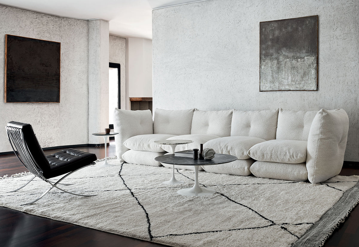 Pillo Four-Seat Sofa, Willo perron, Knoll
