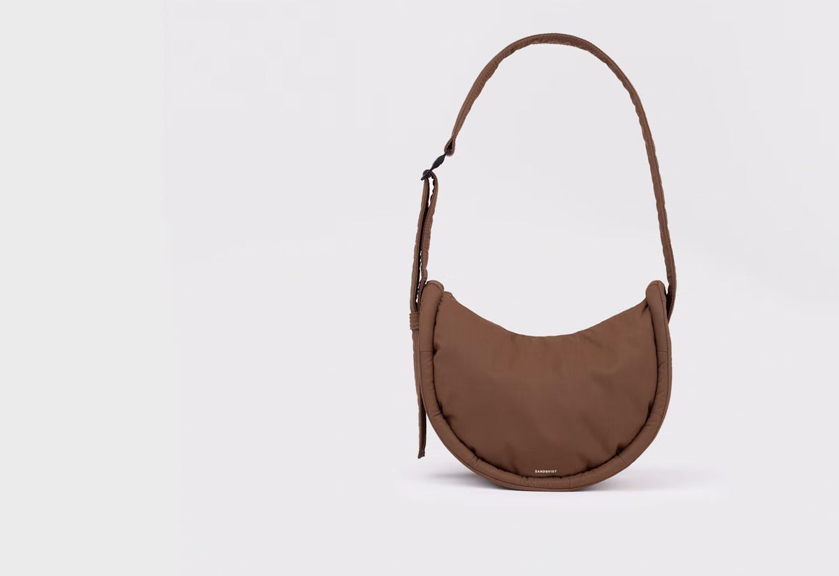 Curve Half Moon Bag, Sandqvist