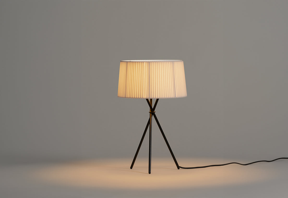 Tripode M3 Table Lamp, Equipo santa and cole, Santa and cole