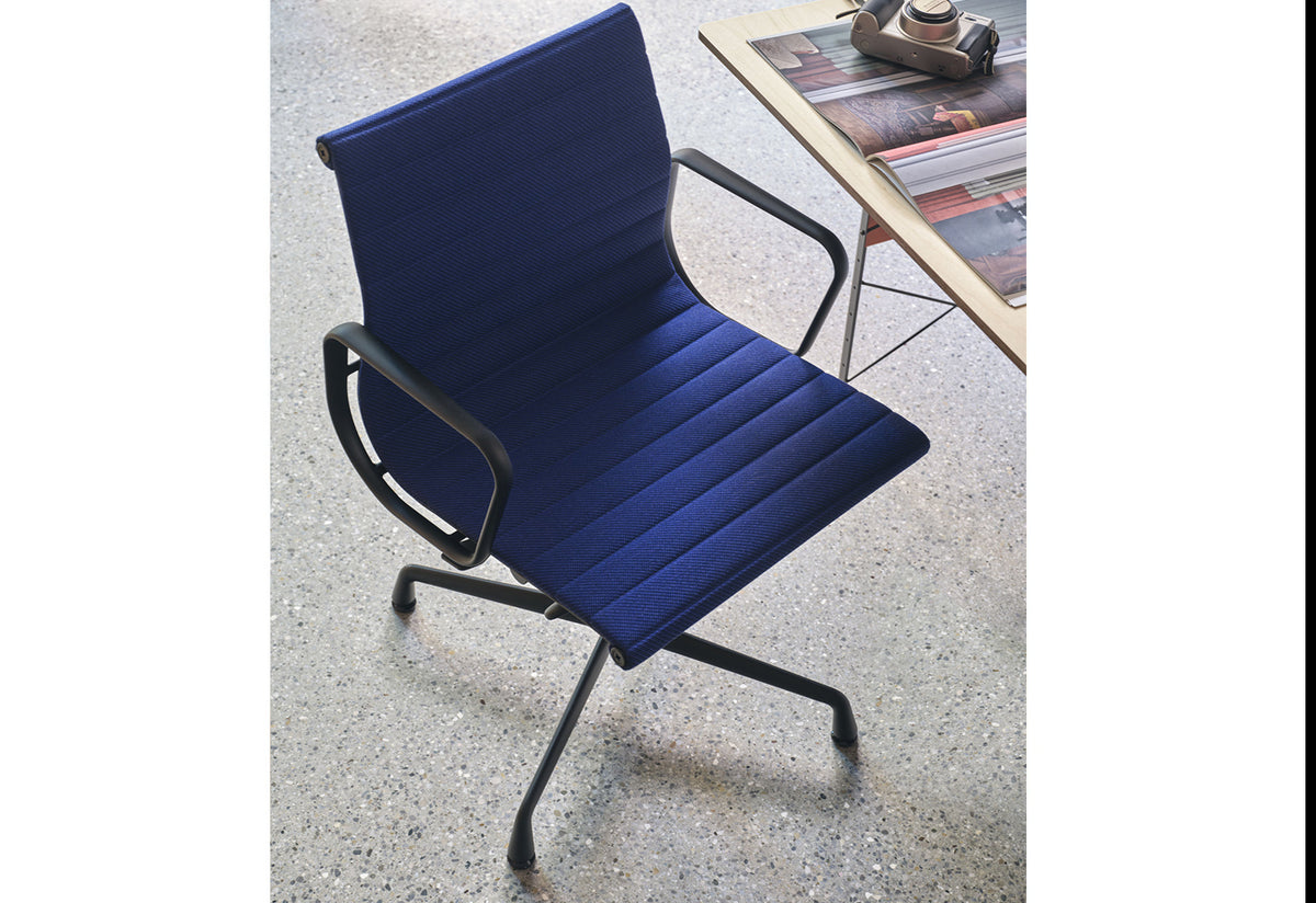 Eames EA 132 Chair, Charles and ray eames, Vitra