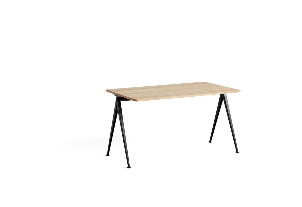 Pyramid Table, Wim rietveld, Hay