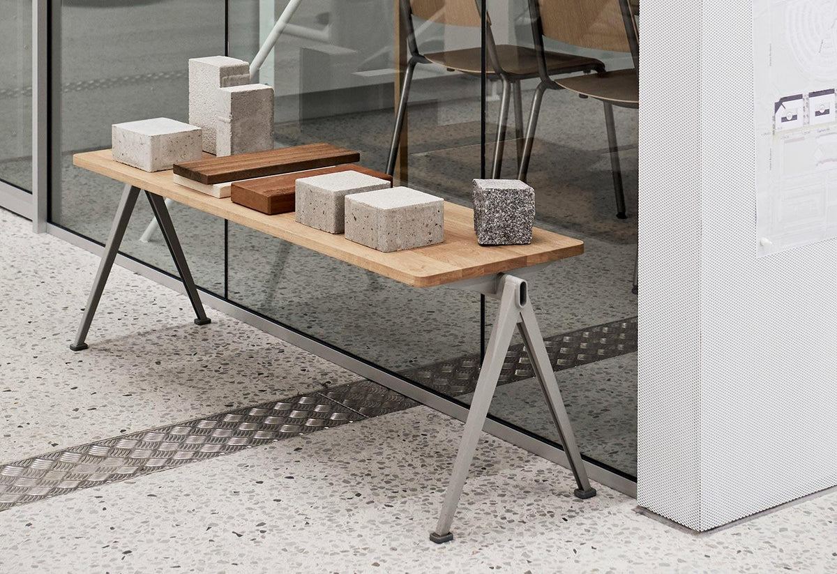 Pyramid Bench, Friso kramer & wim rietveld, Hay