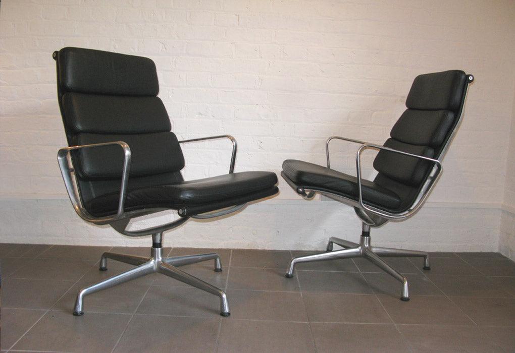 Eames Softpad lounge chair