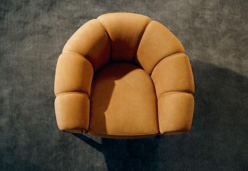 Croissant lounge chair