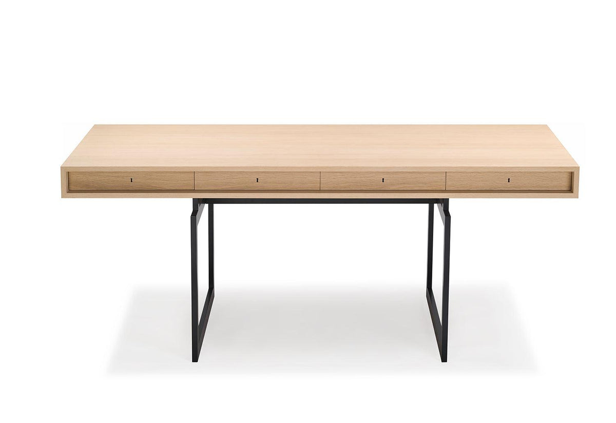 Office Desk, Bodil kjaer, Karakter
