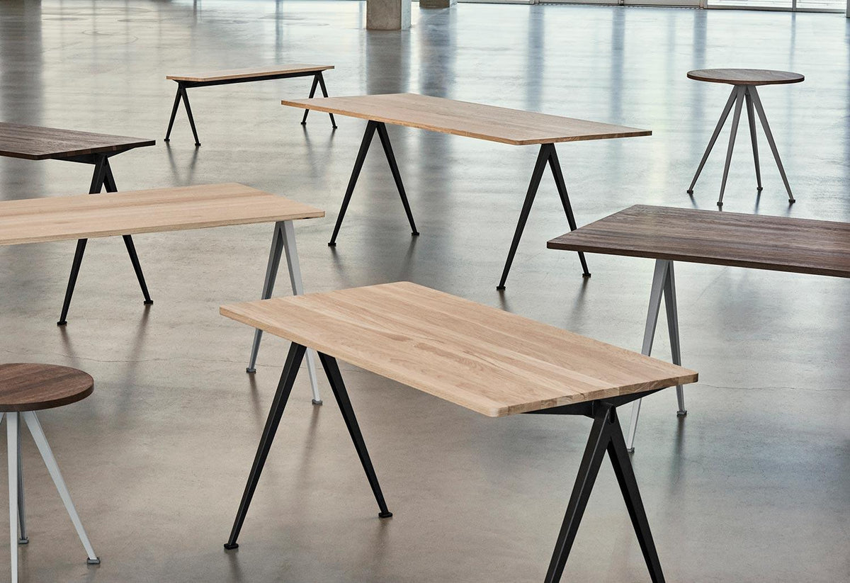 Pyramid Bench, Friso kramer & wim rietveld, Hay