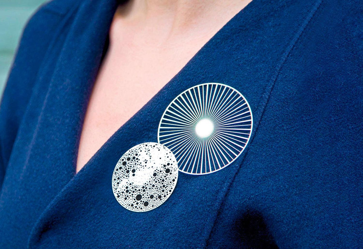 Lunar Magnetic Brooch, Constance guisset, Tout simplement