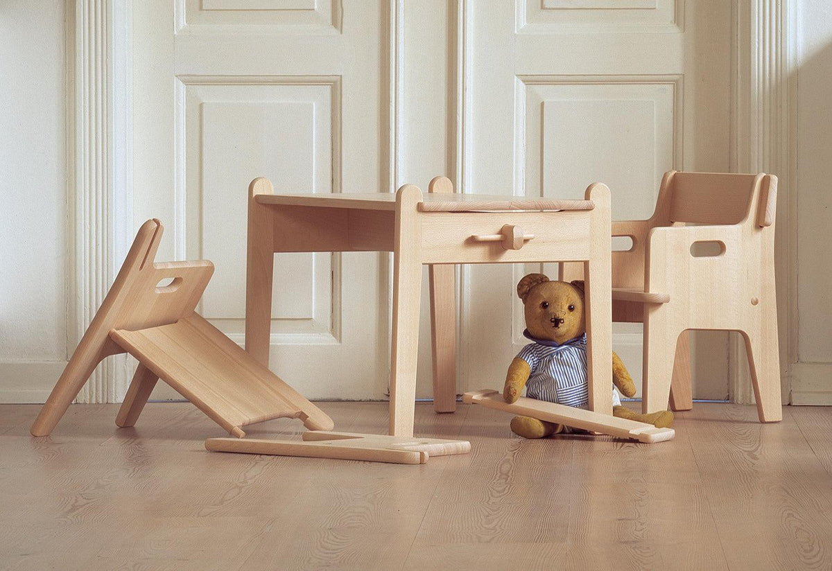 CH410 Children's Chair, Hans wegner, Carl hansen and son