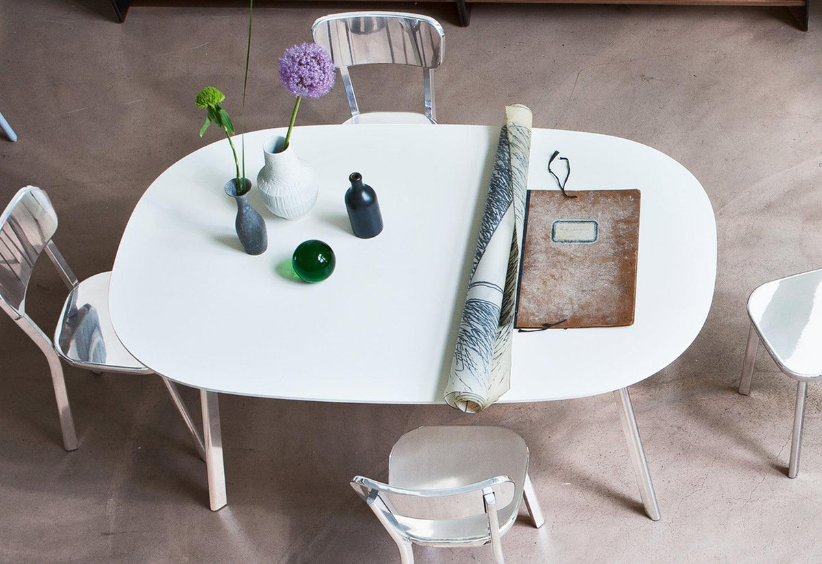 Magis D j vu table twentytwentyone