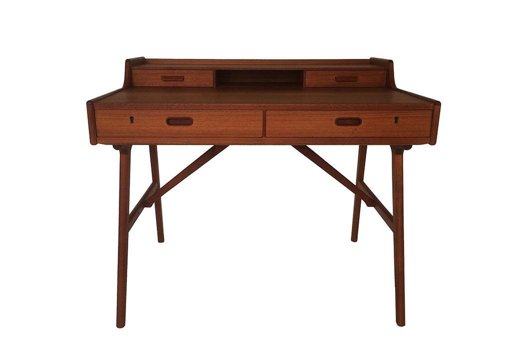 Model 64 desk | 1961