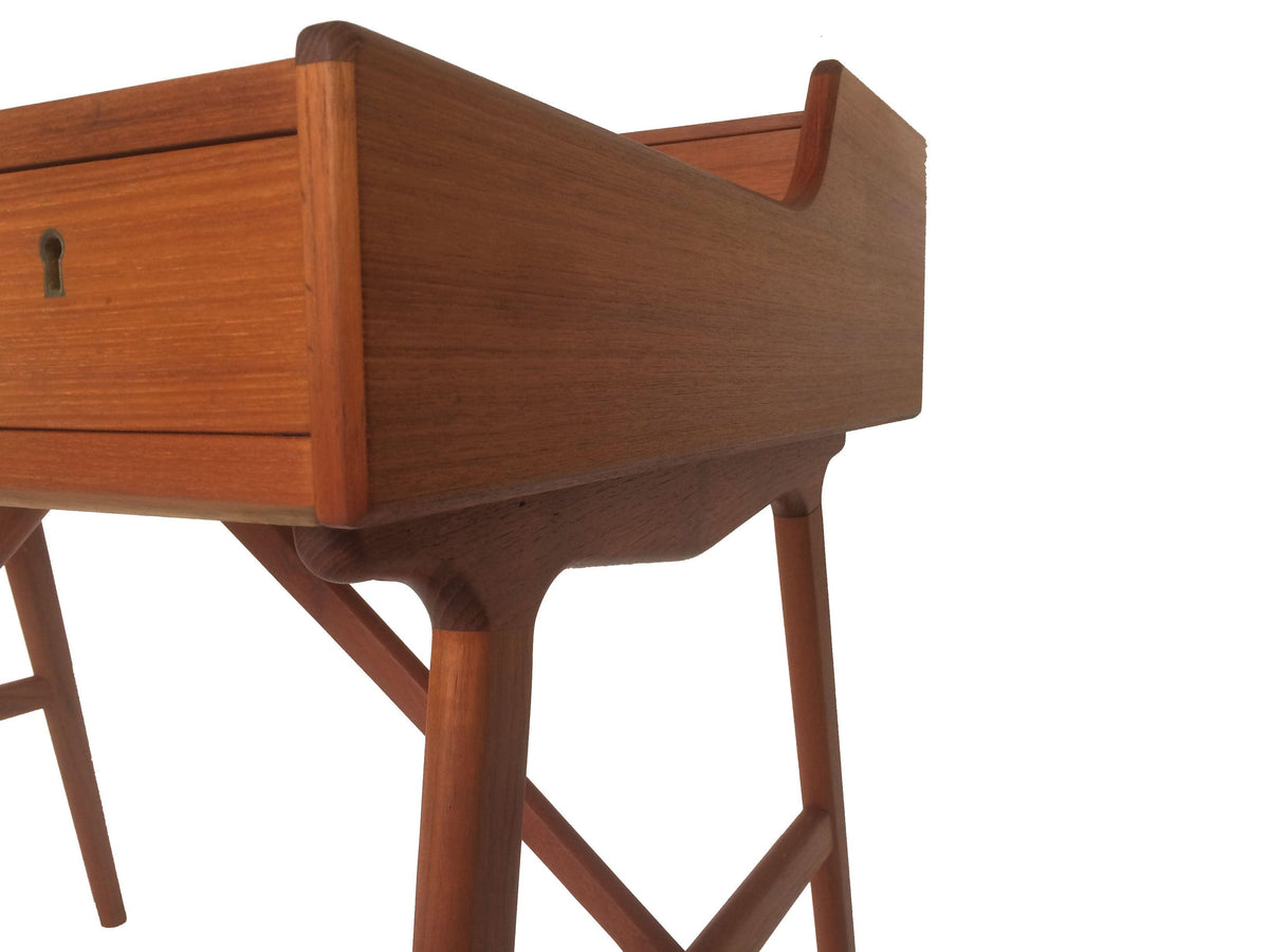 Model 64 desk | 1961