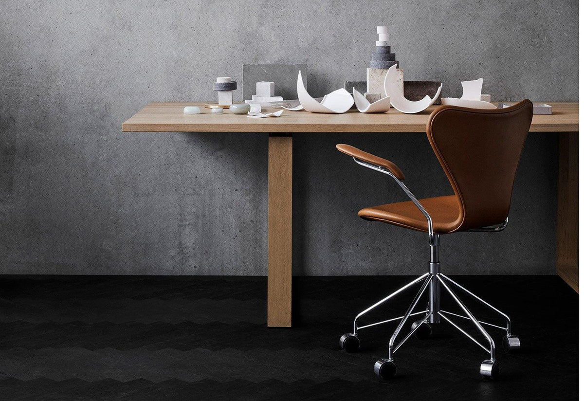 Essay Table, Cecilie manz, Fritz hansen