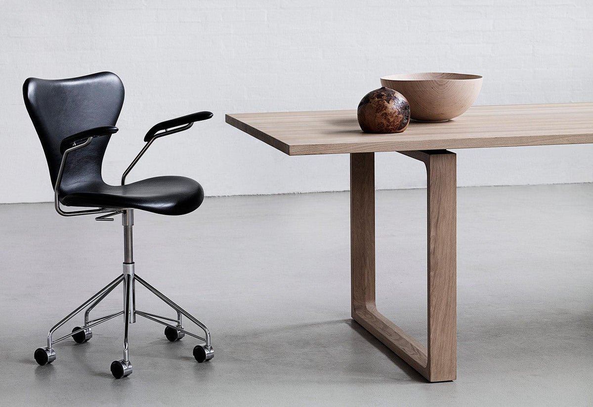 Essay Table, Cecilie manz, Fritz hansen