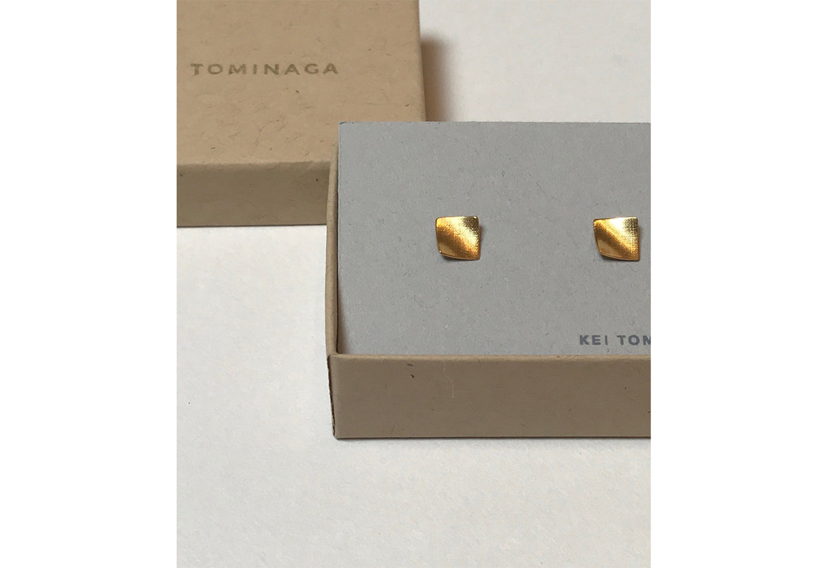 Point 4 stud earrings, Curved Square, Kei tominaga