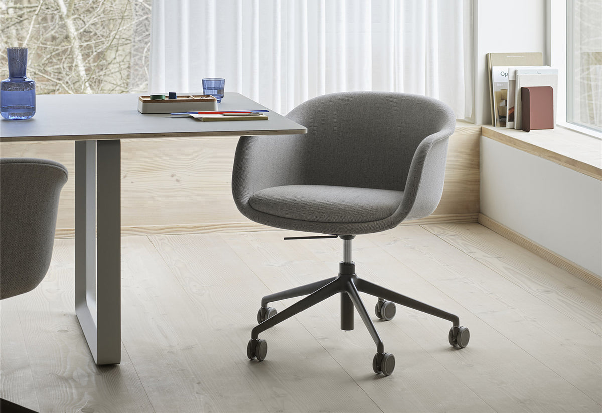 Fiber Conference Armchair Swivel | Gas Lift | Castors | Tilt, Iskos-berlin, Muuto