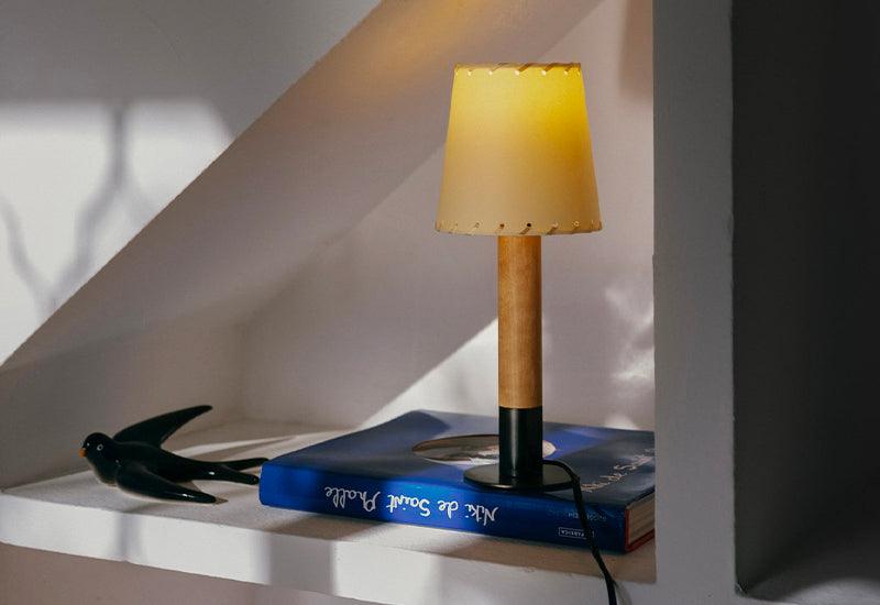 Básica Mínima Table Lamp