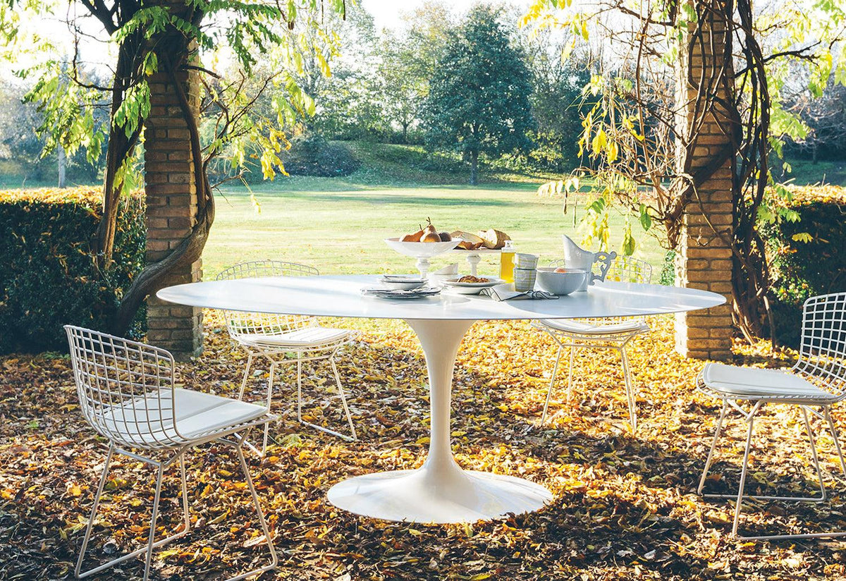 Tulip outdoor dining outlet table