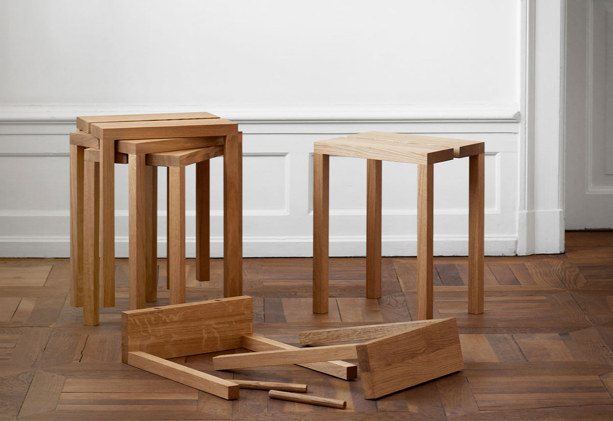 Peg Stool, Moebe
