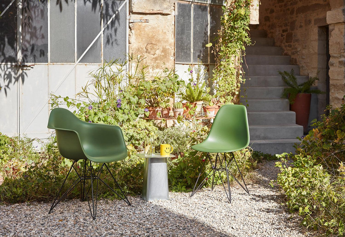 Metal outdoor 2024 nesting tables