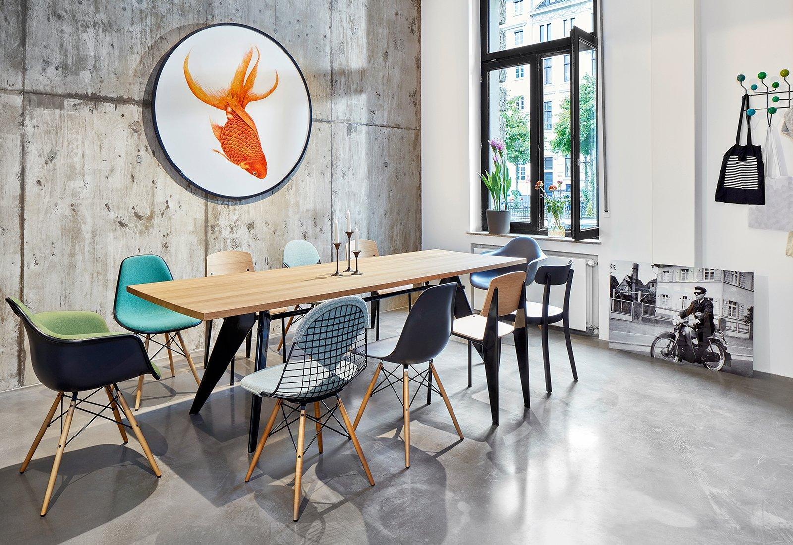 Eames RE DAW Armchair | Upholstered