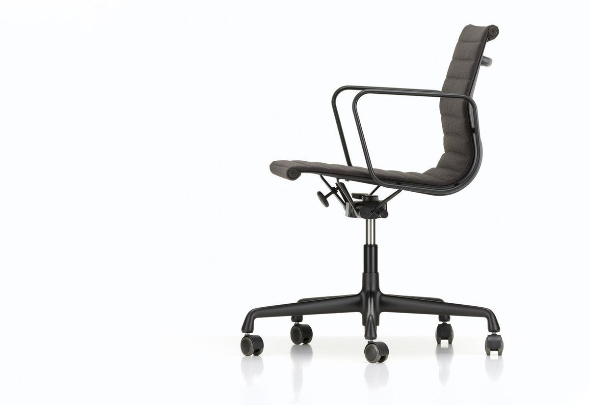 Vitra Eames EA 117 chair twentytwentyone