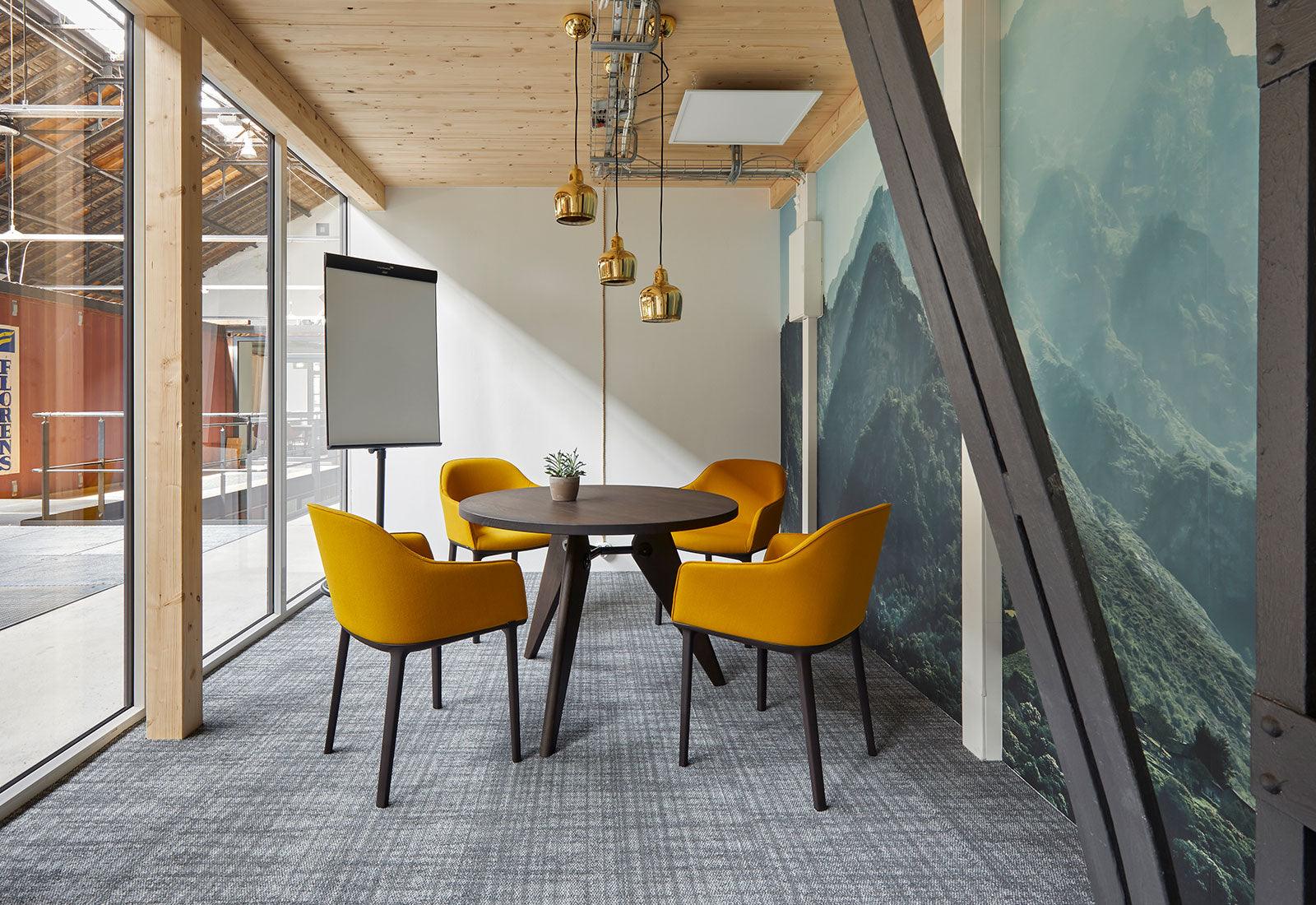 Gueridon Table