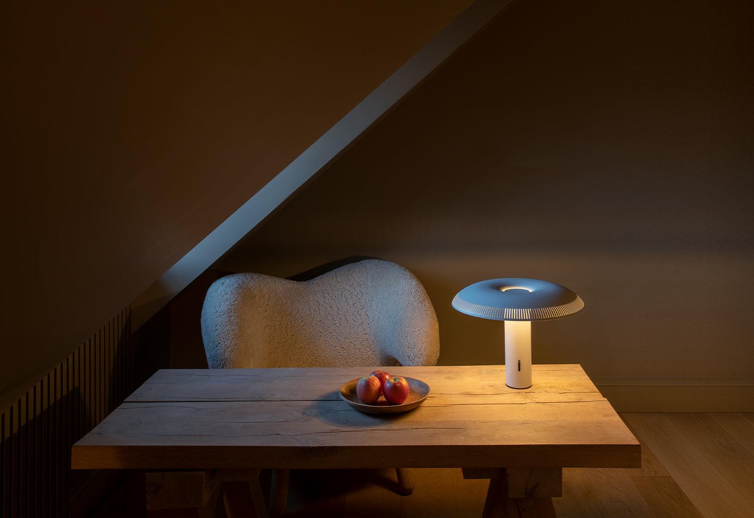 wastberg w203 ilumina lamp by Ilse Crawford in white finish.