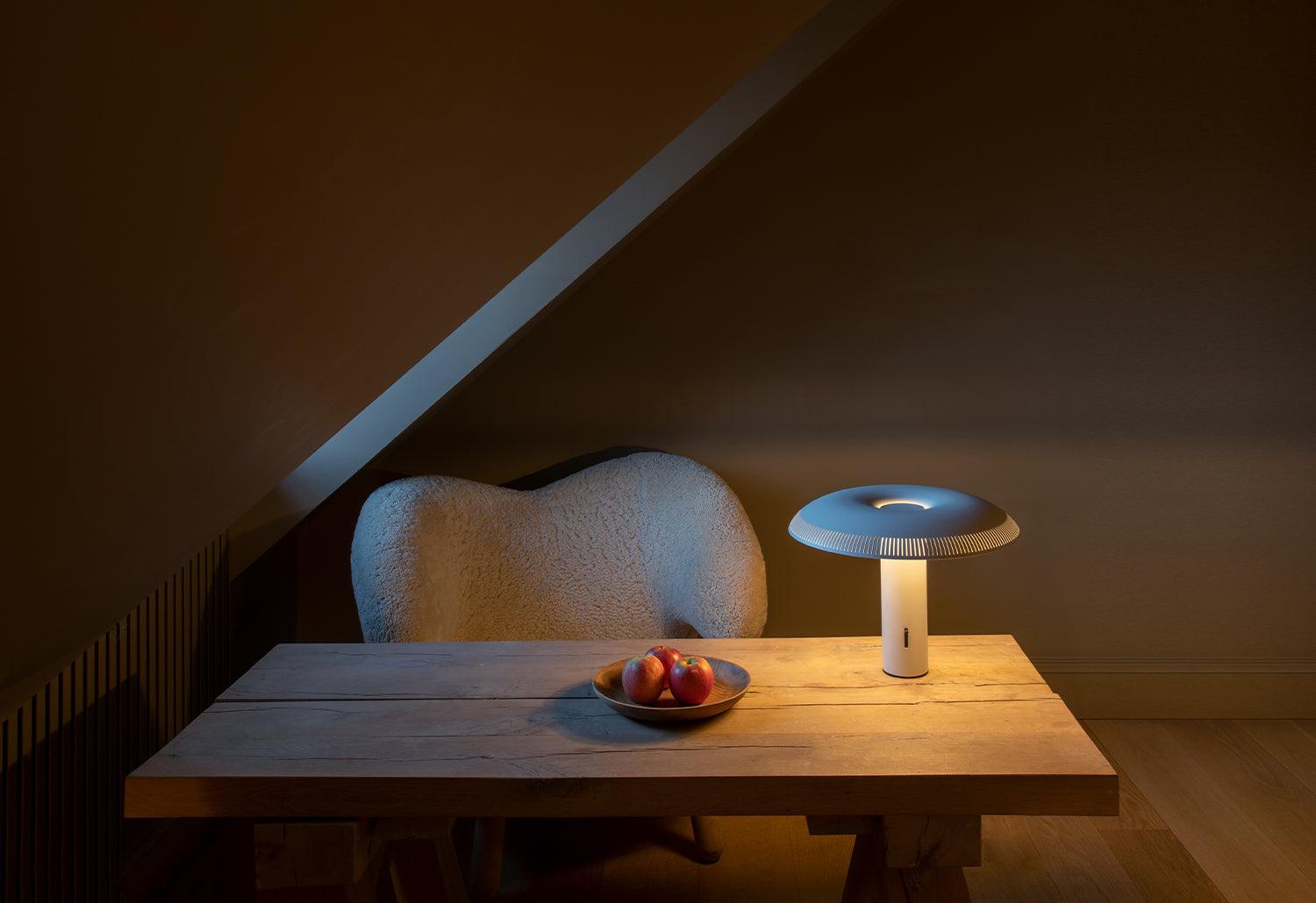  wastberg w203 ilumina lamp by Ilse Crawford in white finish.