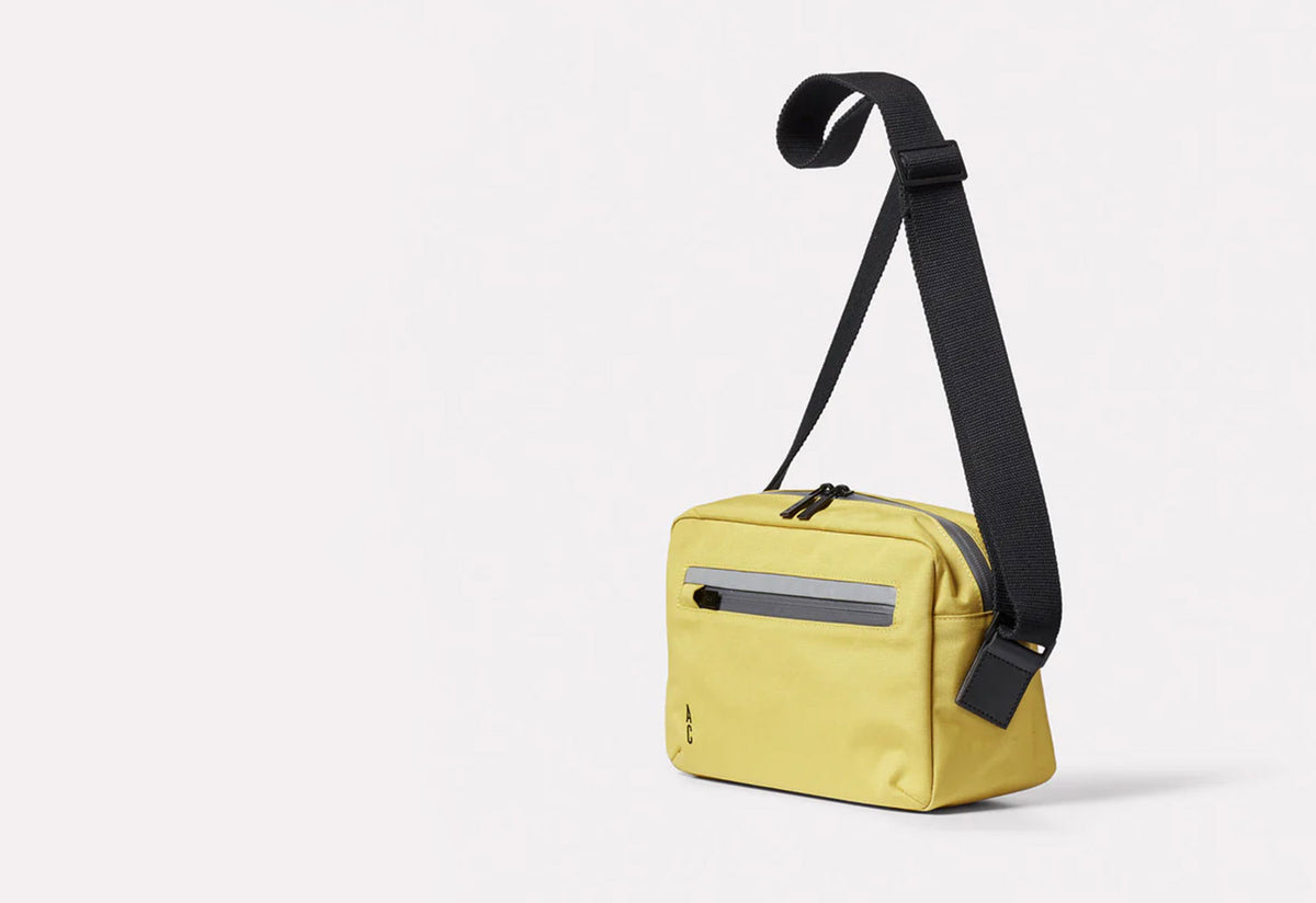 Hotspur Travel Cycle Crossbody Bag, Ally capellino