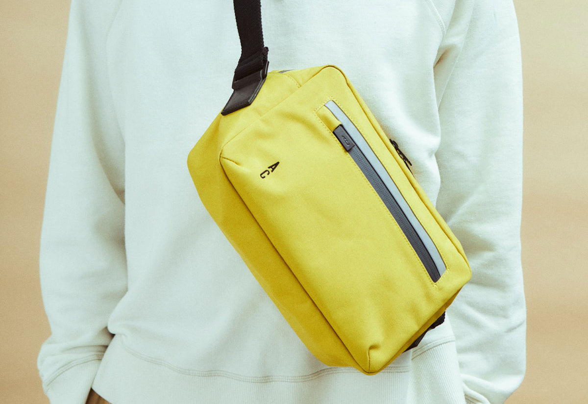 Hotspur Travel Cycle Crossbody Bag, Ally capellino