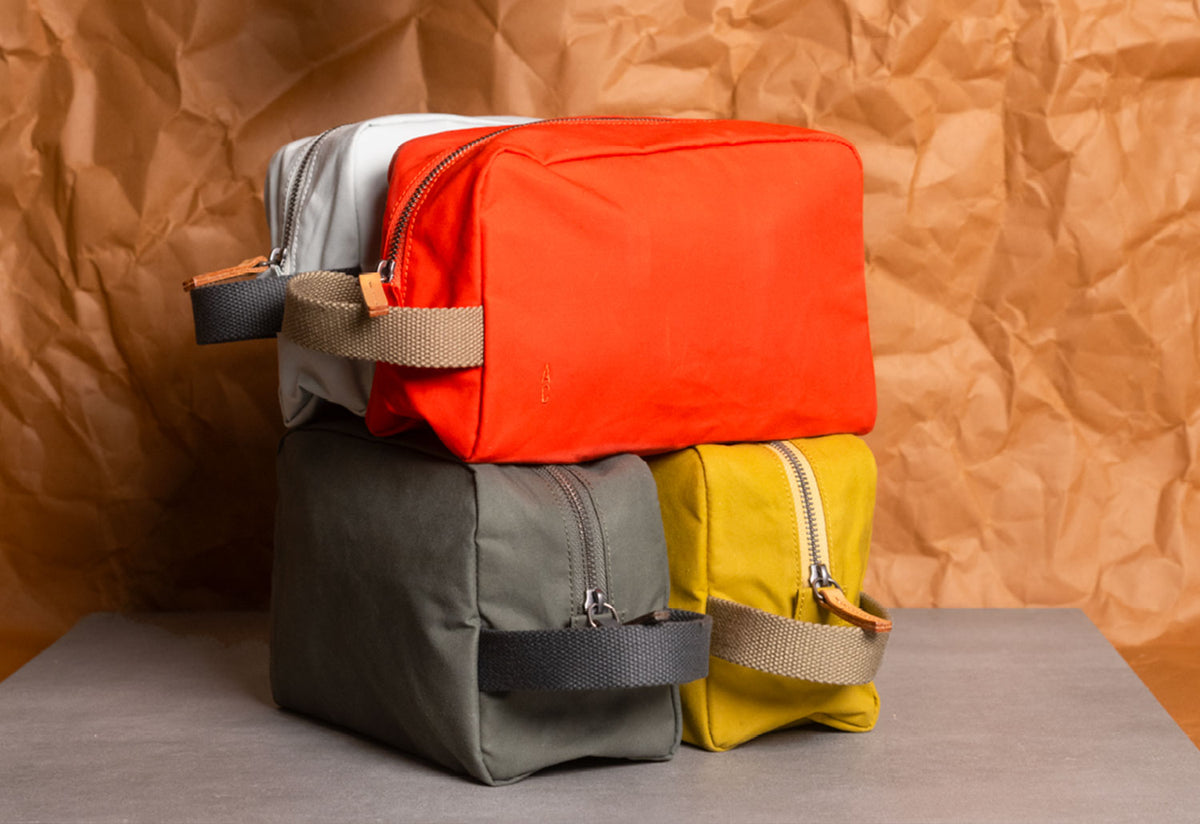 Simon Waxed Cotton Washbag, Ally capellino
