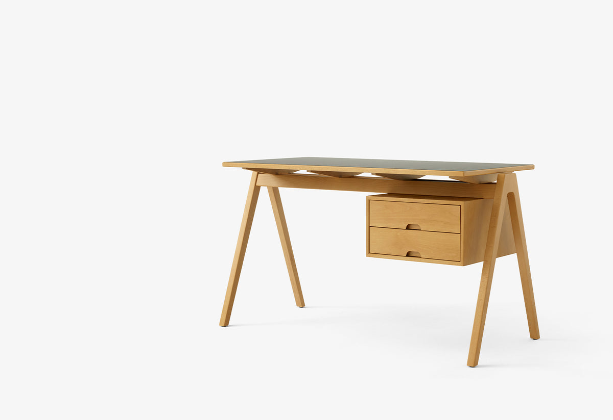 Daystak Desk, Robin day, Andtradition