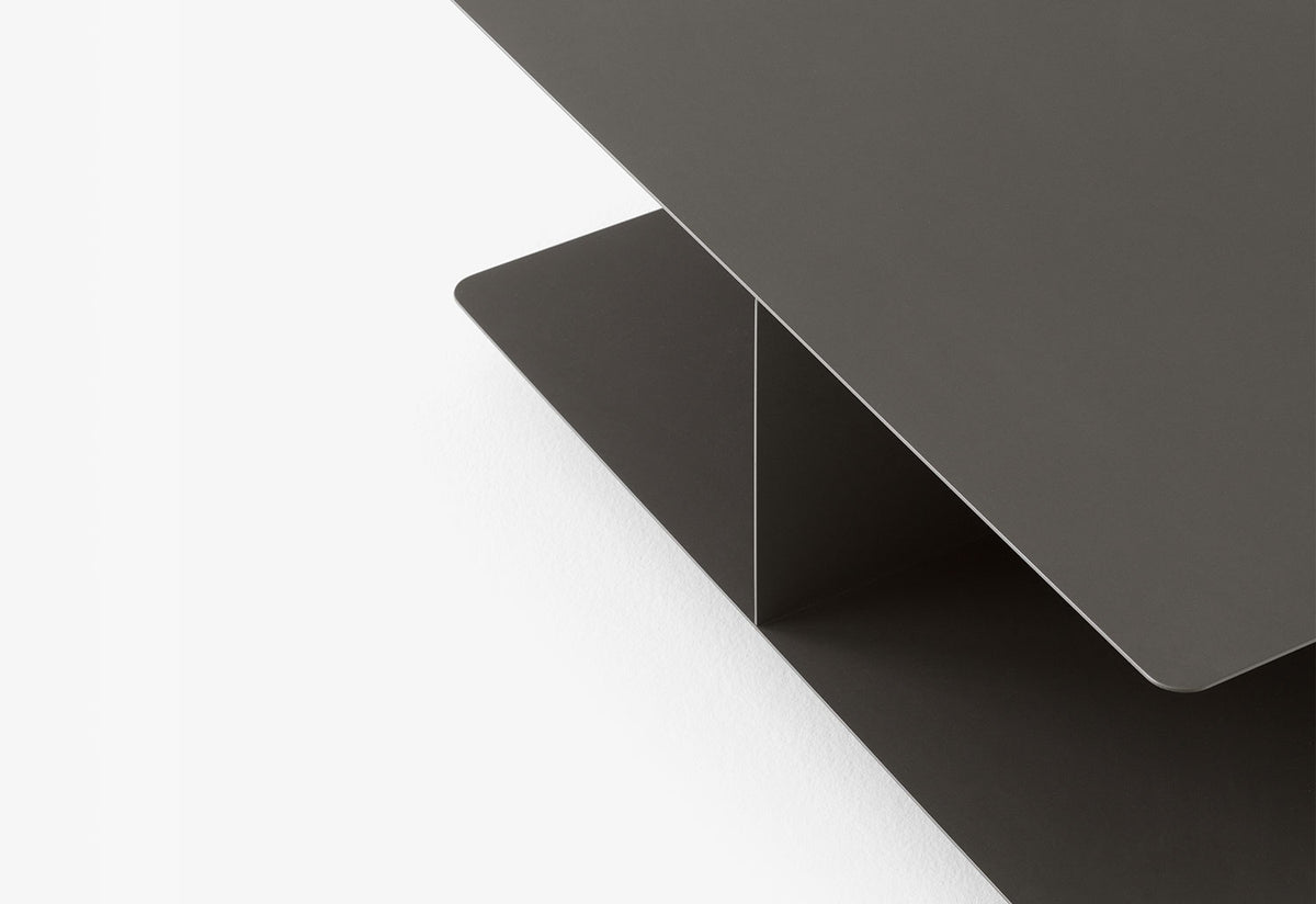 Develius Coffee Table, Edward van vliet, Andtradition