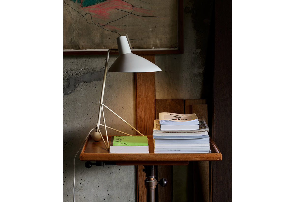 Tripod Table Light, Hvidt and molgaard, Andtradition