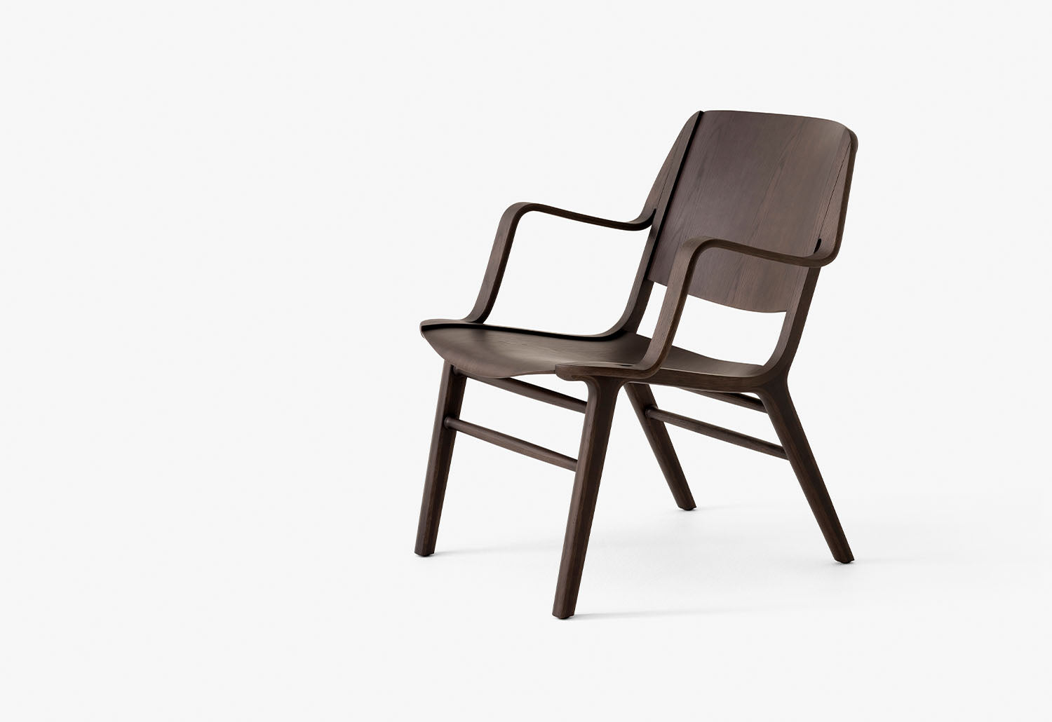 &Tradition AX Chair HM11 | twentytwentyone | Dark stained oak