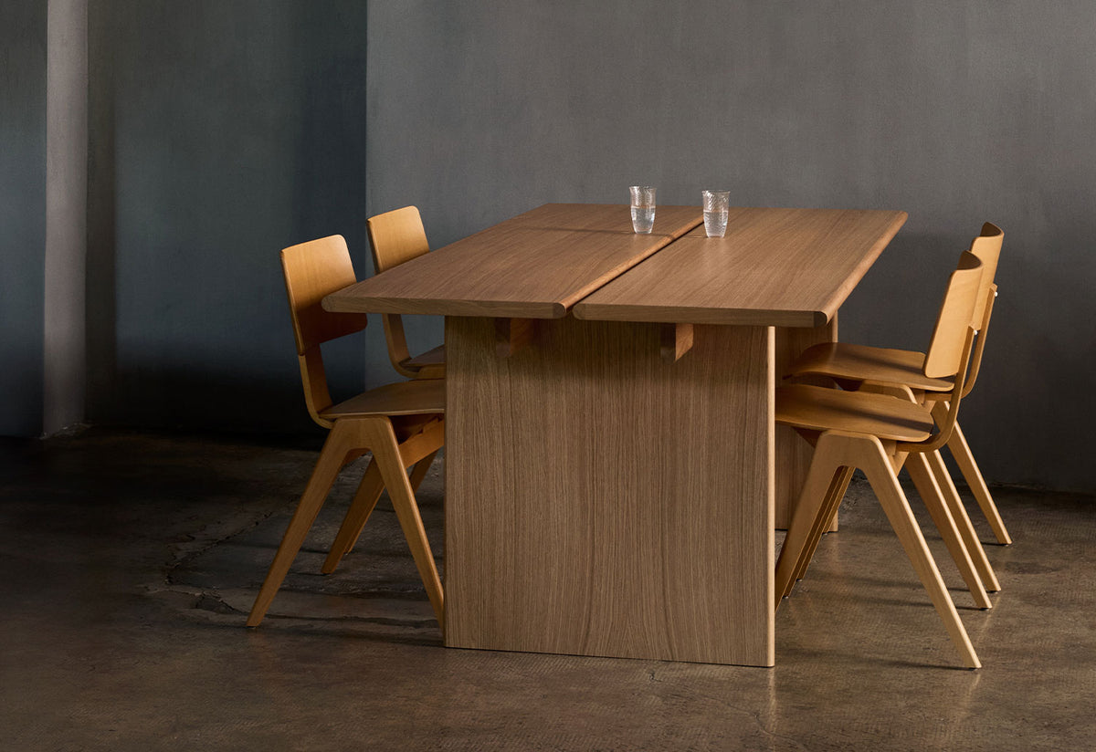 Ita Table, Oeo studio, Andtradition