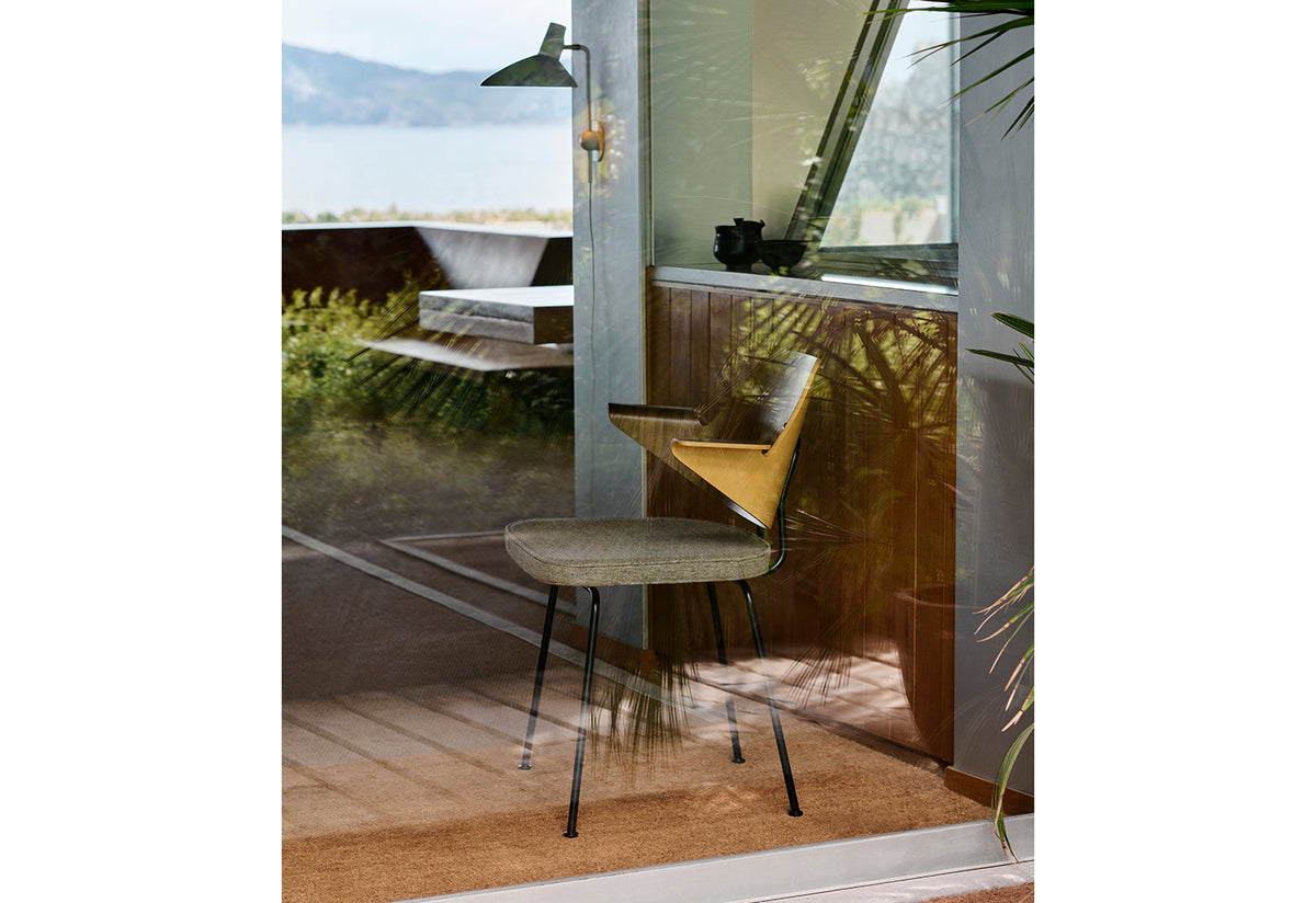 RFH Armchair, Robin day, Andtradition