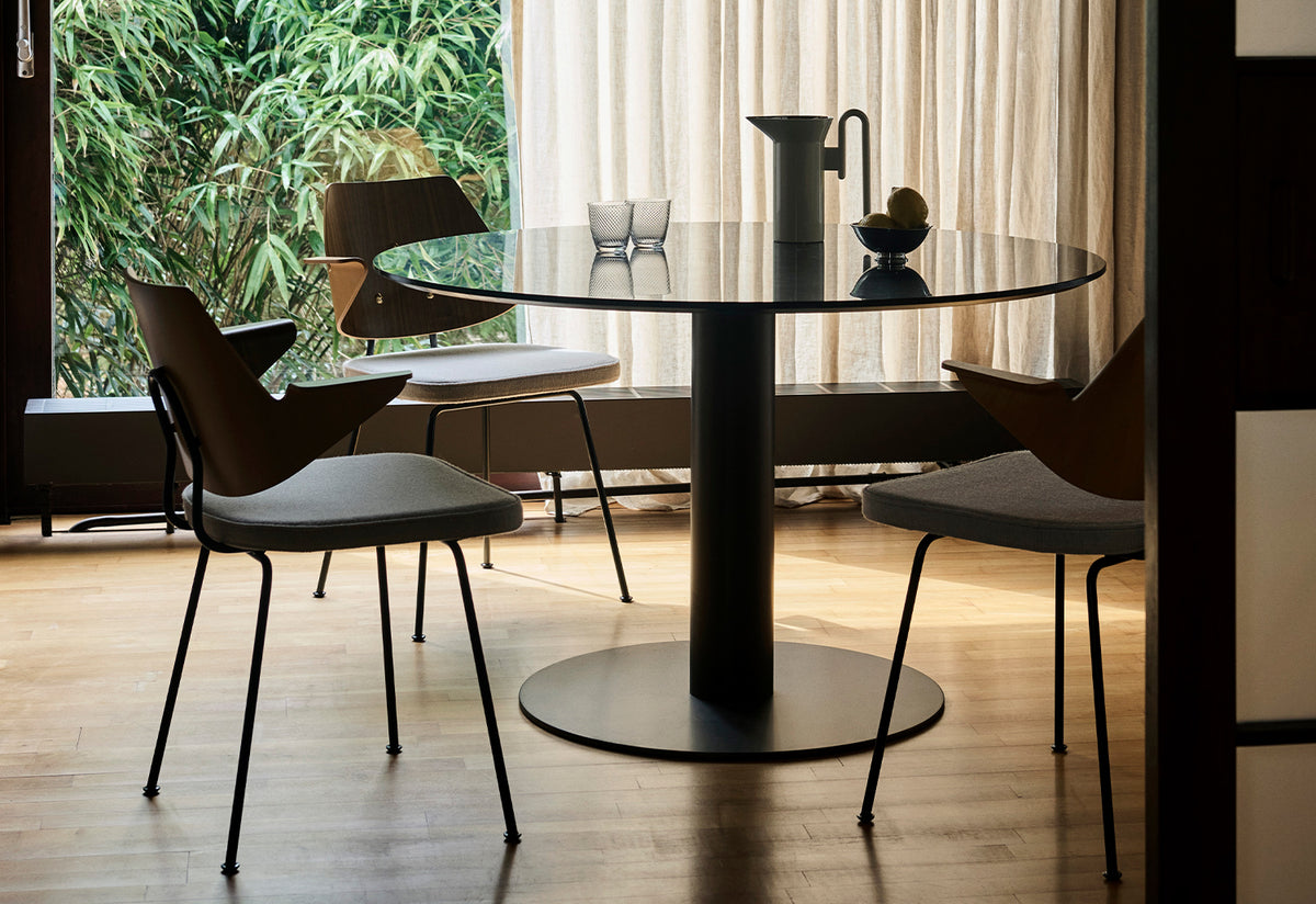 RFH Armchair, Robin day, Andtradition