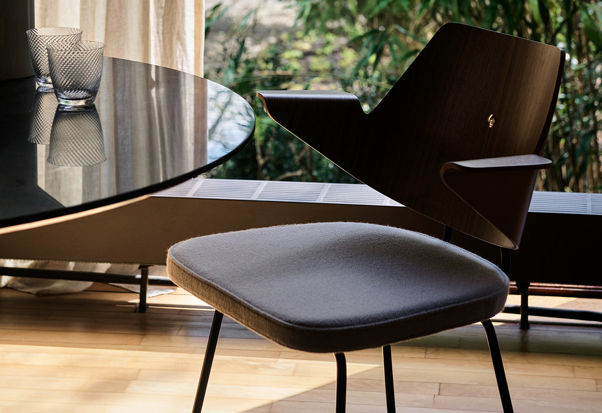 RFH Armchair, Robin day, Andtradition