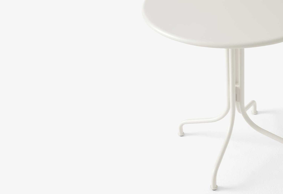 Thorvald Round Café Table, Space copenhagen, Andtradition